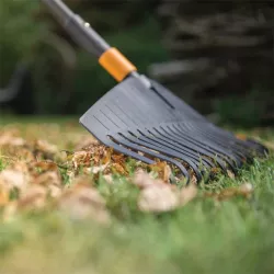 Fiskars Grabie do liści trawy ERGO 170cm 135410 Trzonek ergonomiczny