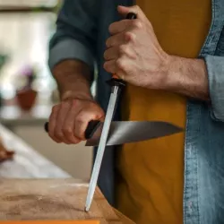 Fiskars Ostrzałka stalowa 20cm 1057549 Ostrzenie noży nożyczek Długa Powłoka SoftGrip